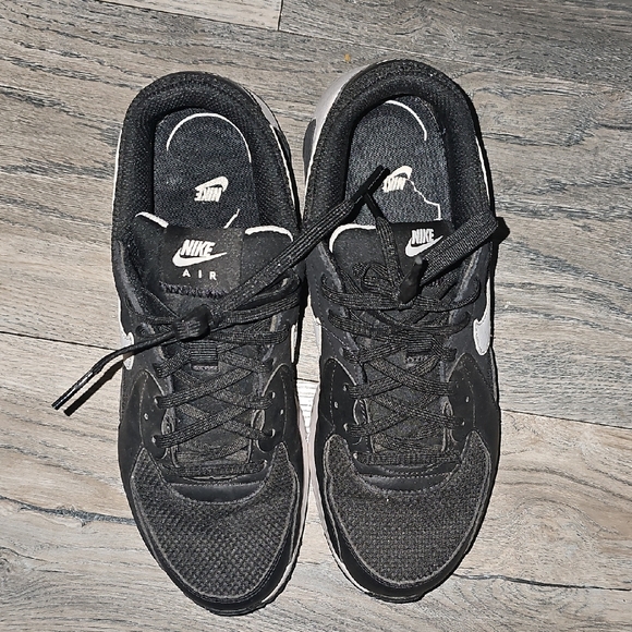 Nike Air Max Men's Black and White Sneakers - Picture 4 of 6